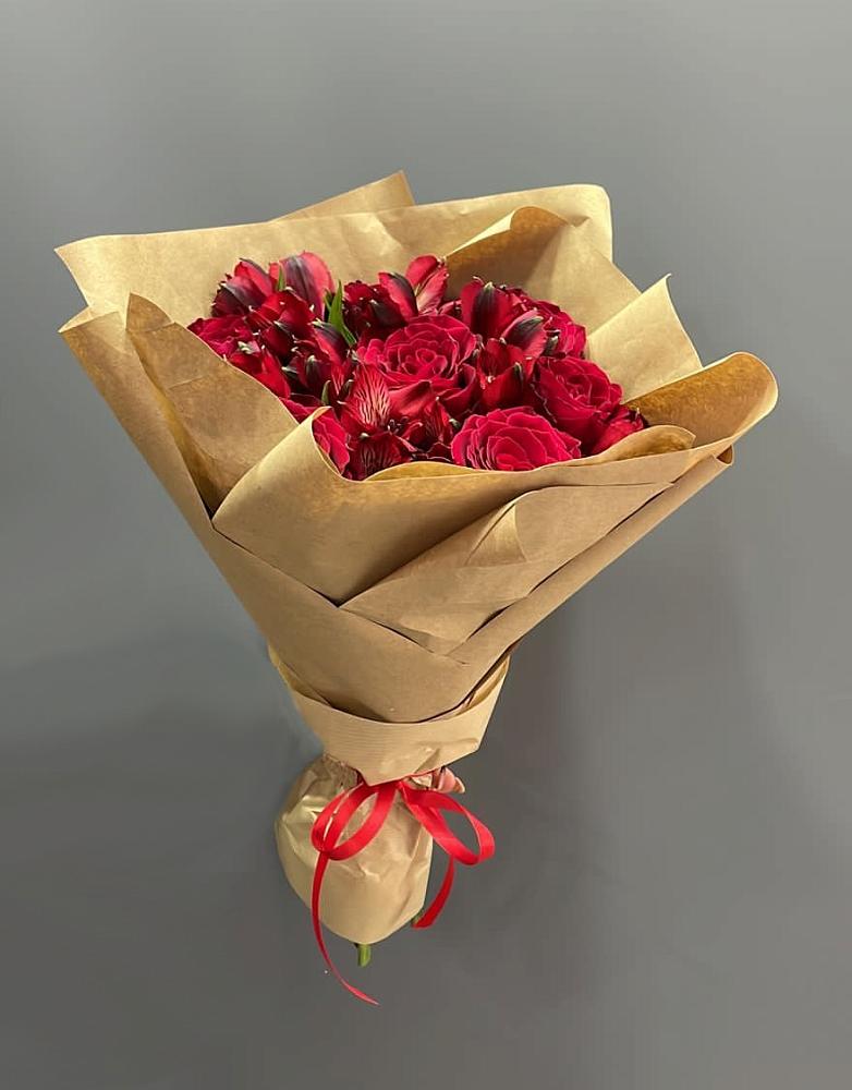 Букет цветов из: Альстромерии и Розы в Новощапово