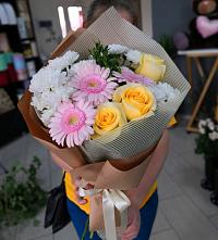 Букет цветов из:  Герберы, Розы и Хризантемы в Новощапово