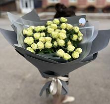 Букет Белые кустовые розы Солинеро в Новощапово