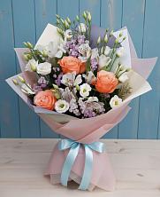 Букет цветов из:  Лизиантусы, Розы, Альстромерии и Гипсофила в Новощапово