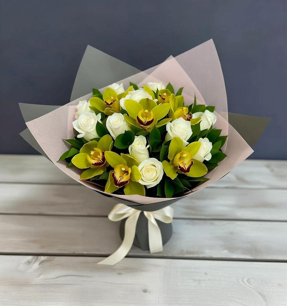 Букет цветов из: Орхидеи и Розы в Новощапово