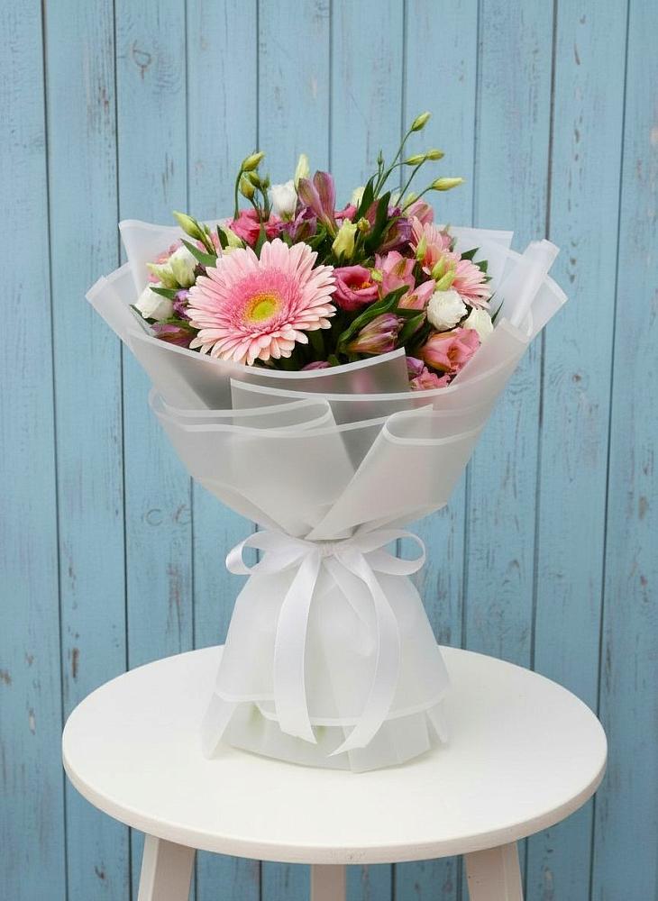 Букет цветов из: Герберы, Альстромерии и Лизиантусы в Новощапово