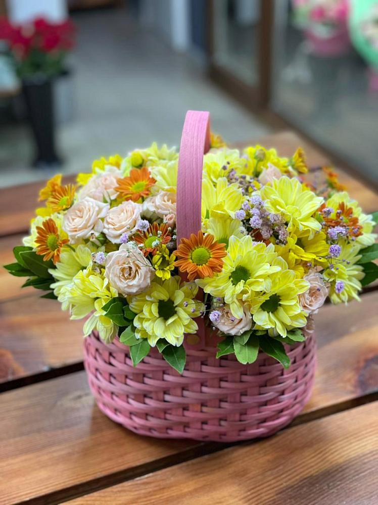 Цветочная композиция из Хризантемы и Розы в корзине в Новощапово