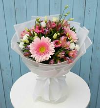Букет цветов из:  Герберы, Альстромерии и Лизиантусы в Новощапово